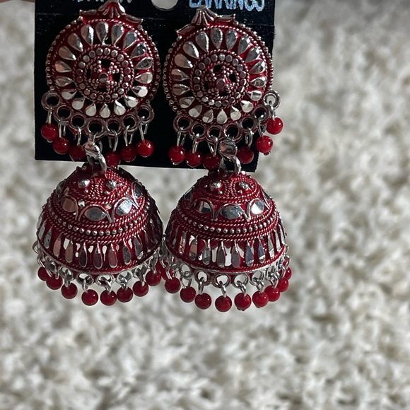 Earrings - Picture 1 of 1